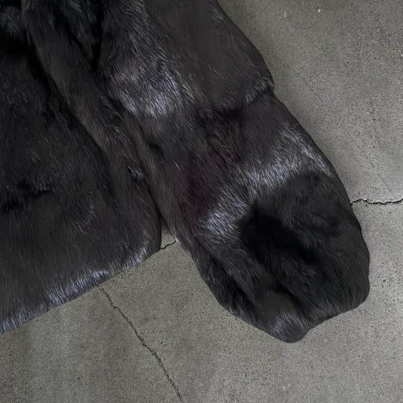 Luxurious Back Rabbit Coat - Picture 5 of 8